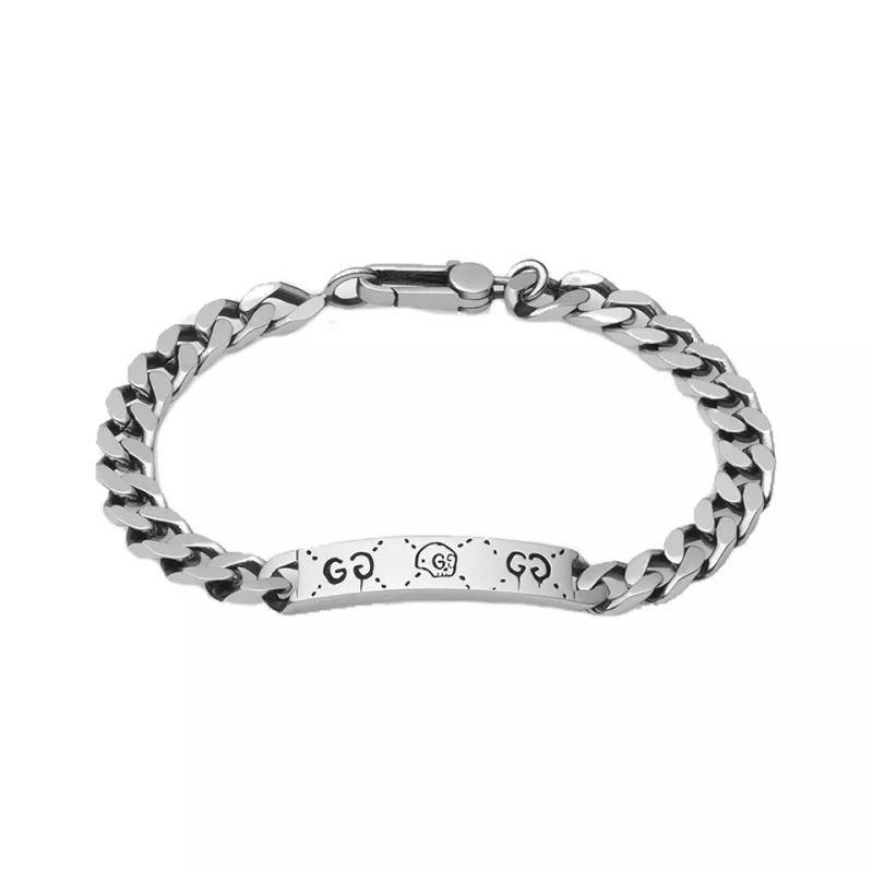 G*u*i bracelets